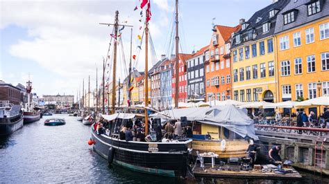After you've got the overview with the free walking tour, delve deeper with us! Copenhagen | Free Walking Tour & Activities | SANDEMANs ...