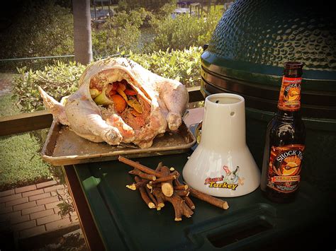 Beer Can Turkey On The Big Green Egg Grillgirl Beer Can Turkey Big Green Egg Big Green Egg
