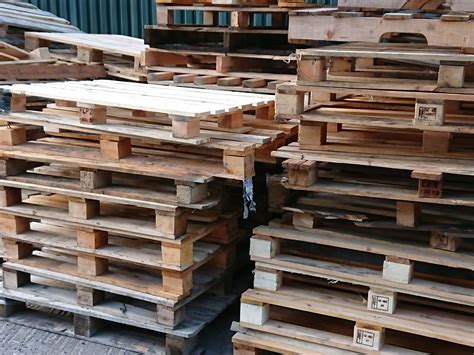 Free Wooden Pallets Available in Sherborne, UK • 1001 Pallets