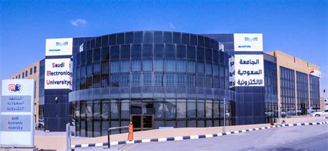 تهدف بوابة الجامعة الأكاديمية إلى دعم بيئة التعليم الإلكتروني، وزيادة فرص التواصل بين كافة القطاعات في الجامعة من أعضاء هيئة تدريس، وطلاب، ودوائر.تعتبر البوابة. الجامعة السعودية الإلكترونية تنال عضوية منظمة IEEE | صحيفة ...