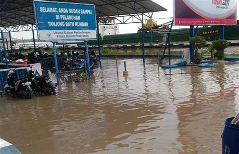 Oktober 2018 persediaan menghadapi fenomena air laut pasang besar dan hujan maksima pada bulan oktober 2018 bagi daerah '(lang, kuala langat, sepang, kuala selangor dan sabak bernam adalah dimaklumkan, berdasarkan jadual pasang surut air laut bagi pelabuhan klang pada 9 oktober 2018 sehingga 11 oktober 2018, paras air laut diramalkan akan berad Banjir Rob Disejumlah Pelabuhan Tanjungbatu, Akibat Air ...