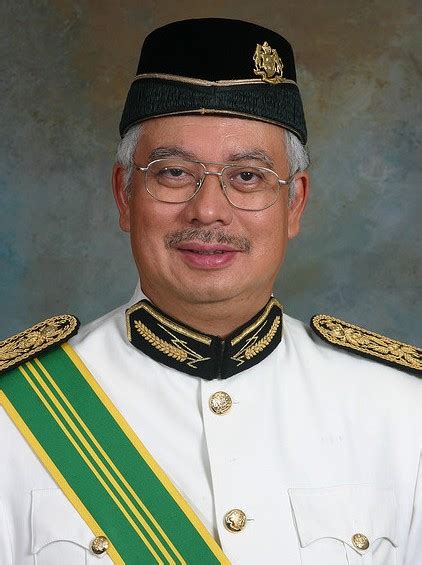 Tun haji abdul razak bin hussein, prime minister, foreign minister, and defense minister of malaysia from 1970 to 1976. PENAGA DAILY: YAB Dato' Sri Haji Mohd Najib bin Tun Haji ...