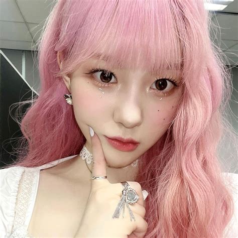 Kim Chaehyun Kep Er Lq Icon Pfp Selca Universe Update Pm Pink Hair Fansign Kpop Girl