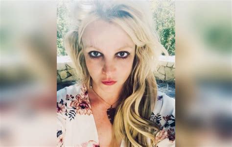 Britney Spears Bares It All In Cheeky New Photos