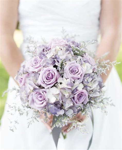 Pin By Agnieszka Kosiewicz On Wedding Purple Wedding Bouquets Lilac