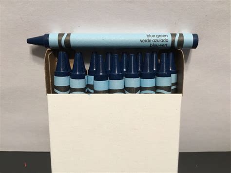 16 Crayola Crayons Blue Green Bulk Ebay