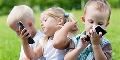 What Age Should a Child Get a Smartphone: Pros and Cons of Early Phone ...