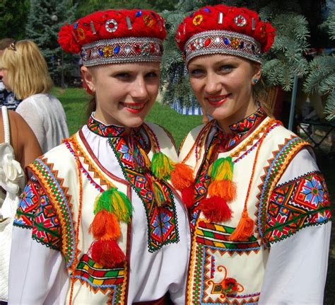 Slow Art Blog ウクライナに栄光あれ！ フツル民族の手仕事展予告