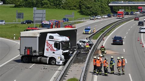 Landsberg Unfall Auf A Bei Landsberg Zwei Schwerverletzte Und Lech