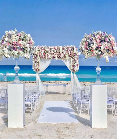Whether it's wedding photo ideas or gorgeous table settings, a beach wedding allows for your imagination to go wild, from colors to cakes! Pin by Opulent Designs & Events, MI on Wedding Decor ideas ...