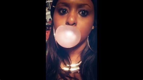 Asmr Gum Chewingpopping And Blowing Bubbles Youtube