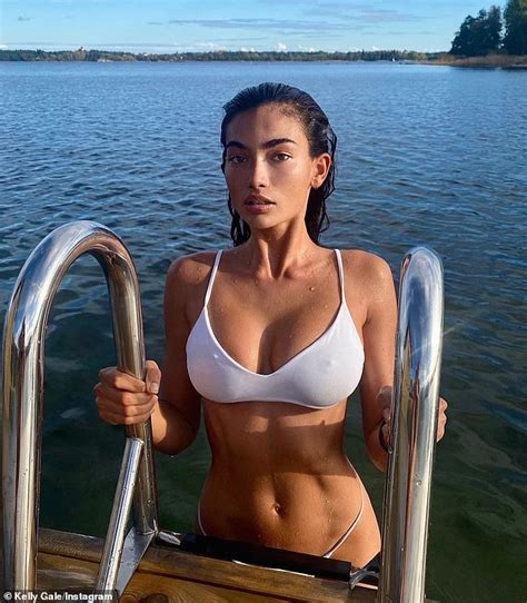 Former Victoria S Secret Model Kelly Gale Suffers An X Rated Accident In Bikini Daily Mail Online