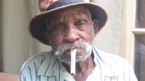 Aos 114 Anos Candidato A Homem Mais Velho Do Mundo Quer Parar De Fumar