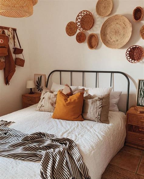 Desain kamar tidur remaja bisa jadi sarana untuk mereka mengekspresikan hal tersebut. Desain Interior Kamar Tidur Minimalis Kesan Klasik yang Cozy dan Simple - Inspirasi Desain Rumah ...