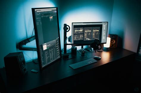 Best Gaming Computer Desk for Multiple Monitors in 2020 | Webeeky