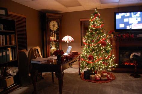 Deck your halls with christmas decorations and feel the holiday cheer all around. Christmas Decoration Ideas | Jolly Christmas Ideas Blog