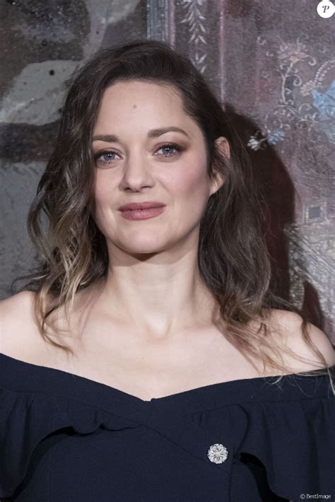 Last tuesday, december 12, the one planet summit took place in paris and marion cotillard was one of the invited speakers. Marion Cotillard lors du photocall du défilé Chanel ...