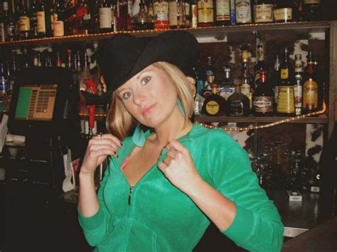 Sexy Bartenders Pics Curious Funny Photos Pictures