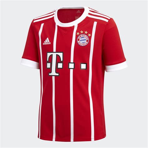 Refine your kit and suit up in your all new fc bayern outfit, complete with home jersey and matching fc bayern shorts. adidas FC Bayern Munich Home Replica Jersey - Red | adidas US