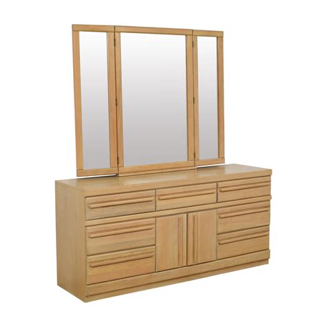 78 Off Broyhill Furniture Broyhill Triple Dresser With Mirror Storage