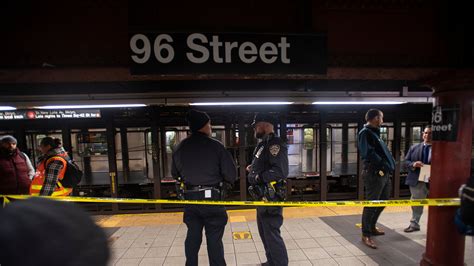 Man Charged In Death Of Another At Manhattan Subway Station Police Say The New York Times