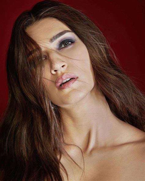 Kriti Sanon Giving You This Lusty Expressions And Asking You To Fap On Her And Break Your Nnn