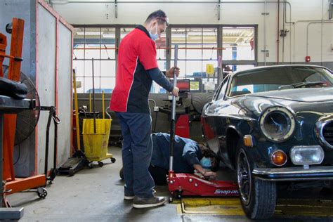 Brief Automotive Class Paves Way For Students The Roundup