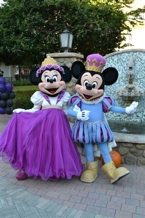 Princess Minnie And Prince Mickey Mickey And Minnie Costumes Minnie