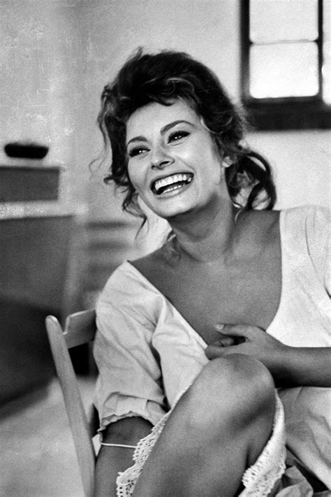 Энциклопедия настоящей итальянки Sophia Loren Sophia Loren Photo