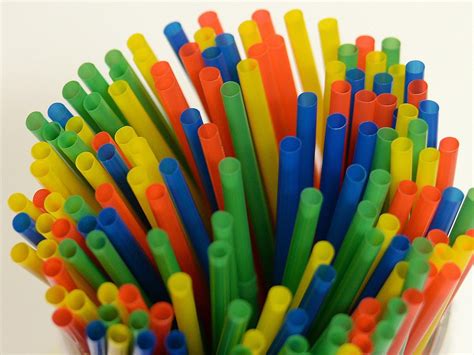 Single-use plastic straws, cutlery and containers could be banned in ...