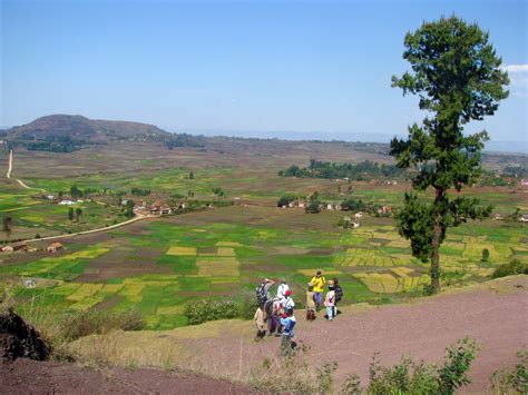 Hiking To Lake Tritriva Madagascar Crater Lake Near Antsi Flickr