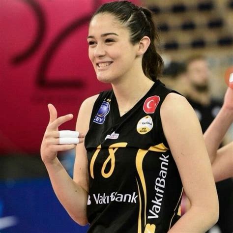 1.97 m (6 ft 5+1⁄2 in) tall at 88 kg (194 lb) and plays in the middle blocker position. Zehra Güneş Hayranları - YouTube