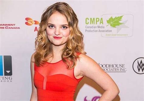 Laine Macneil Net Worth Height Weight Bio Age 2022 The Personage