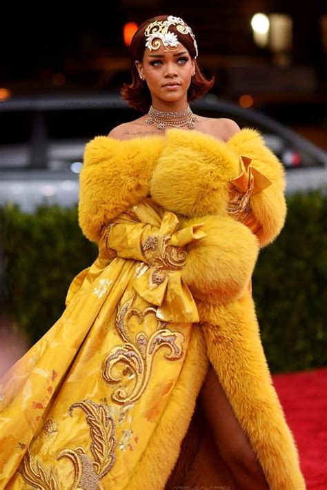 Rihanna In Guo Pei 2015 Vogue Australia Moda Rihanna Rihanna Fenty