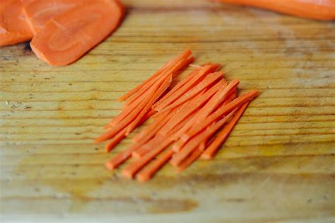 Square off the carrot by trimming off the sides. How To Julienne Vegetables