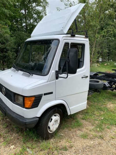 1991 Mercedes Benz 410d Van White Rwd Manual Pickup Flatbed Multi