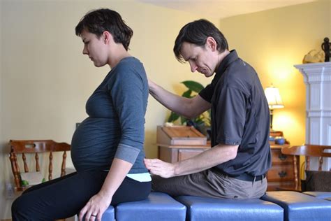 Why Pregnant Moms Should See A Chiropractor Mom Blog Society