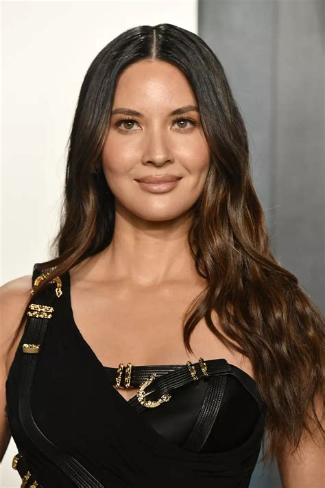 Olivia Munn Hairstyle Low Side Ponytails Side Chignon Square Face