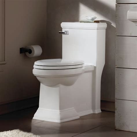 American Standard Town Square Flowise Rh Elongated 1 Piece Toilet