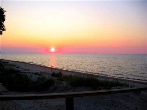 Duneland Rentals Charming Lakefront Cottage In The Indiana Dunes