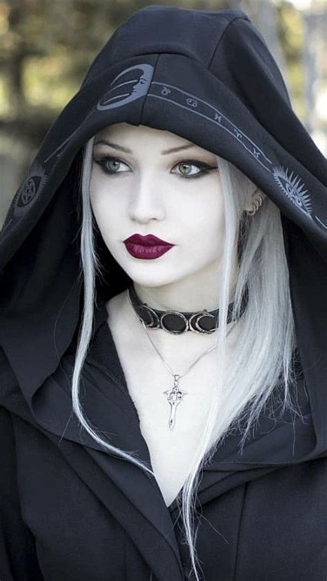 Pin By Tere Garza On Brujas Blonde Goth Gothic Girls Hot Goth Girls