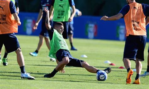 2,055,867 likes · 1,143 talking about this. Italia, Verratti lascia l'allenamento: condizioni da ...