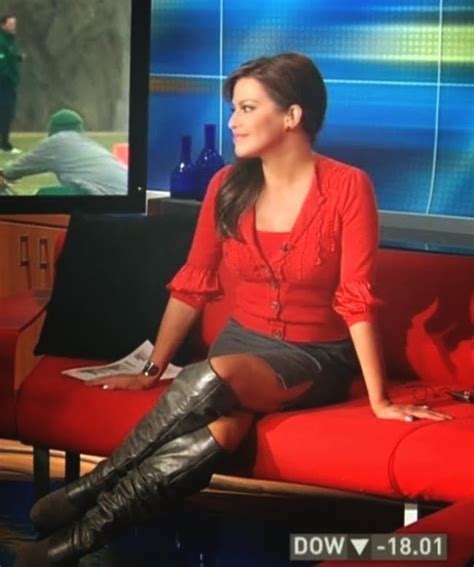 THE APPRECIATION OF NEWSWOMEN WEARING BOOTS BLOG THE ROBIN MEADE STYLE FILE