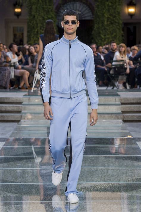 VERSACE SPRING SUMMER 2018 MEN'S COLLECTION | The Skinny Beep