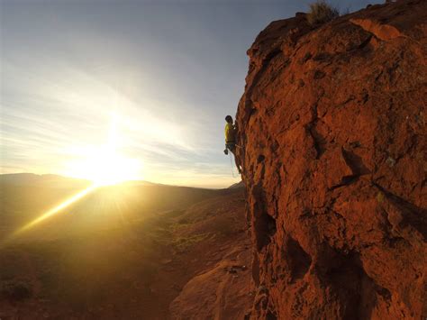 10 High Resolution Rock Climbing Pictures That Will Make You Wet Your