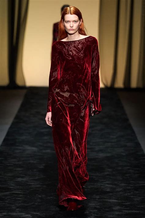 Alberta Ferretti Fall Winter 2023 2024 RUNWAY MAGAZINE Official