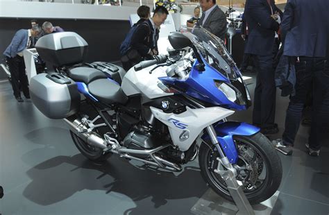 The bike was presented in september 2014 at the intermot. Intermot 2014, BMW R 1200 RS, la Roadster si veste per ...