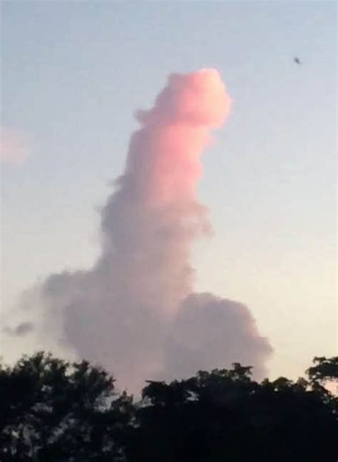 Hilarious Video A Penis Shaped Cloud Appeared In The Sky In Miami UK News Express Co Uk