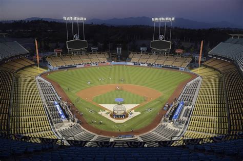 Dodgers Agradece Que Astros No Use Su Clubhouse En Dodger Stadium