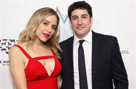 Jason Biggs Wife Jenny Mollen Wows Fans With Revealing Selfie At